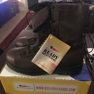 Brand new Belleville steel toe navy flight boots